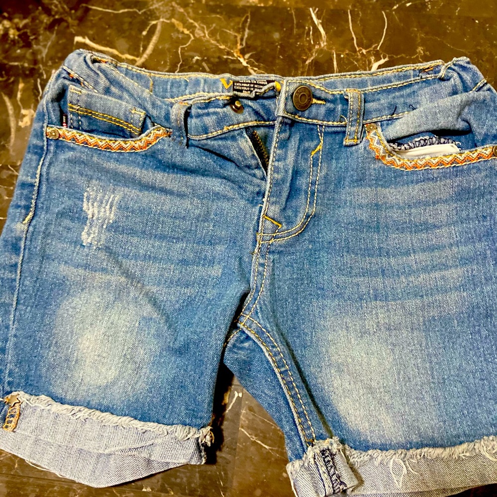 Girl short